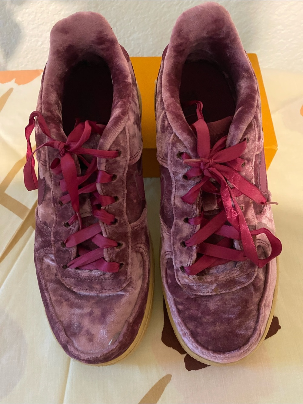 Nike Kid’s Velvet Trainer Sneakers in Mauve Pink